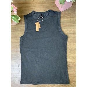 NEW SKIMS OUTDOOR SOOT DARK GRAY S HIGH CREW NECKLINE TEE SLEEVELESS T-SHIRT TOP